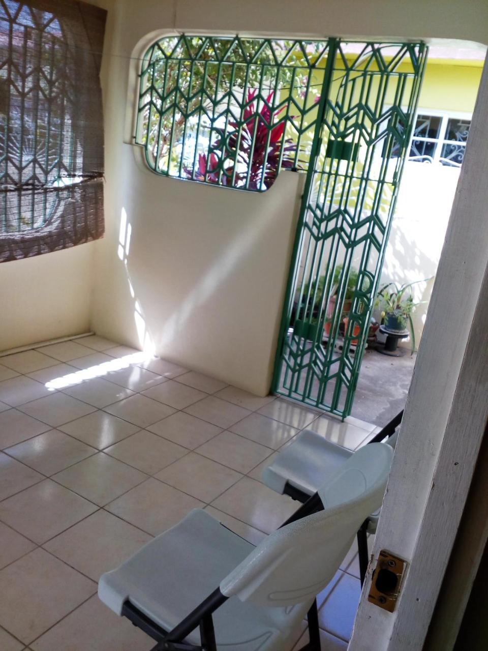 Ferienwohnung Cozy & Comfy Portmore Exterior foto